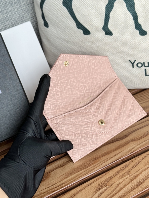 イヴサンローラン財布角部分ディテール